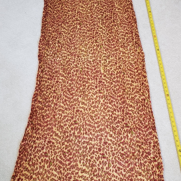 VTG Patterned Scarf in Camel, Rust, & Green. - Picture 2 of 5
